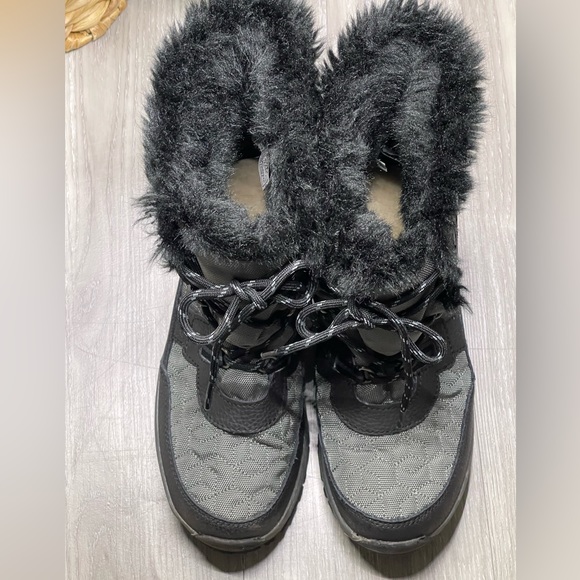 BearPaw Marina Black & Grey Fur Trim Boots - Picture 5 of 12